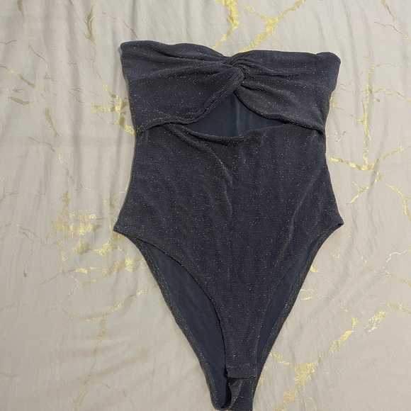 PrettyLittleThing Sparkling Sleeveless Bodysuit - Picture 8 of 11